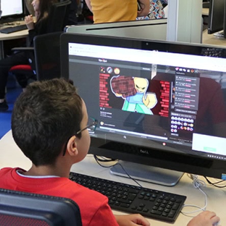 Nouvelle version de Résolab, réseau social expérimental pour les enfants, développée par AdoEnia, la Maison des Adolescents du Pays Basque