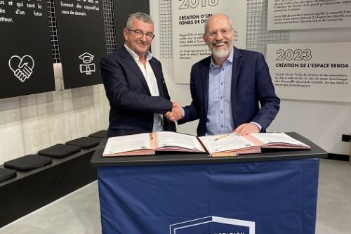 Signature de la convention 2024-2025 entre le Fonds de Dotation Aviron Bayonnais Rugby Pro et le Fonds de Dotation Santé Navarre Côte Basque