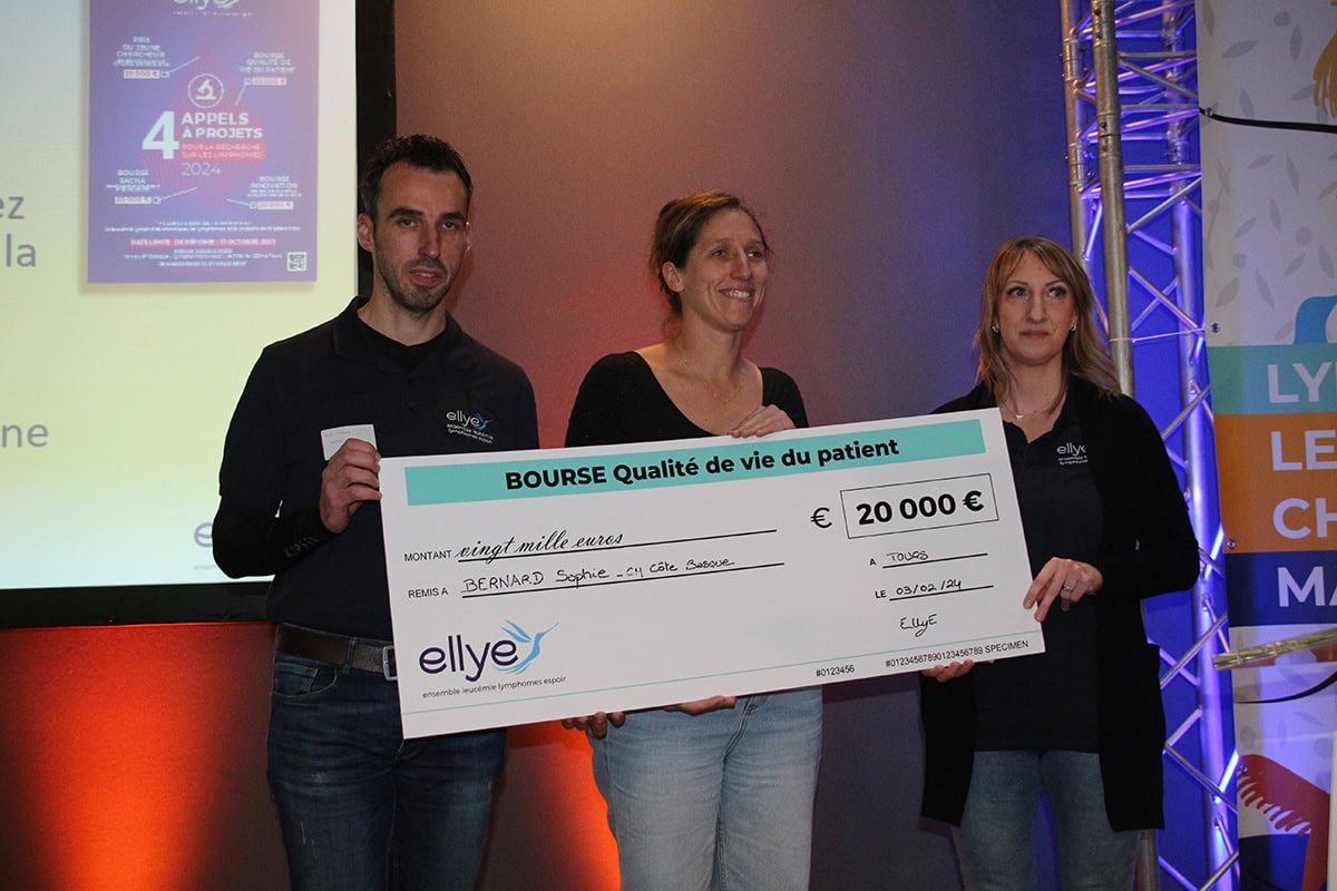 Le Dr Bernard, hématologue au Centre Hospitalier de la Côte Basque, remporte la bourse « Qualité de Vie des Patients 2024 » de l’association ELLYE