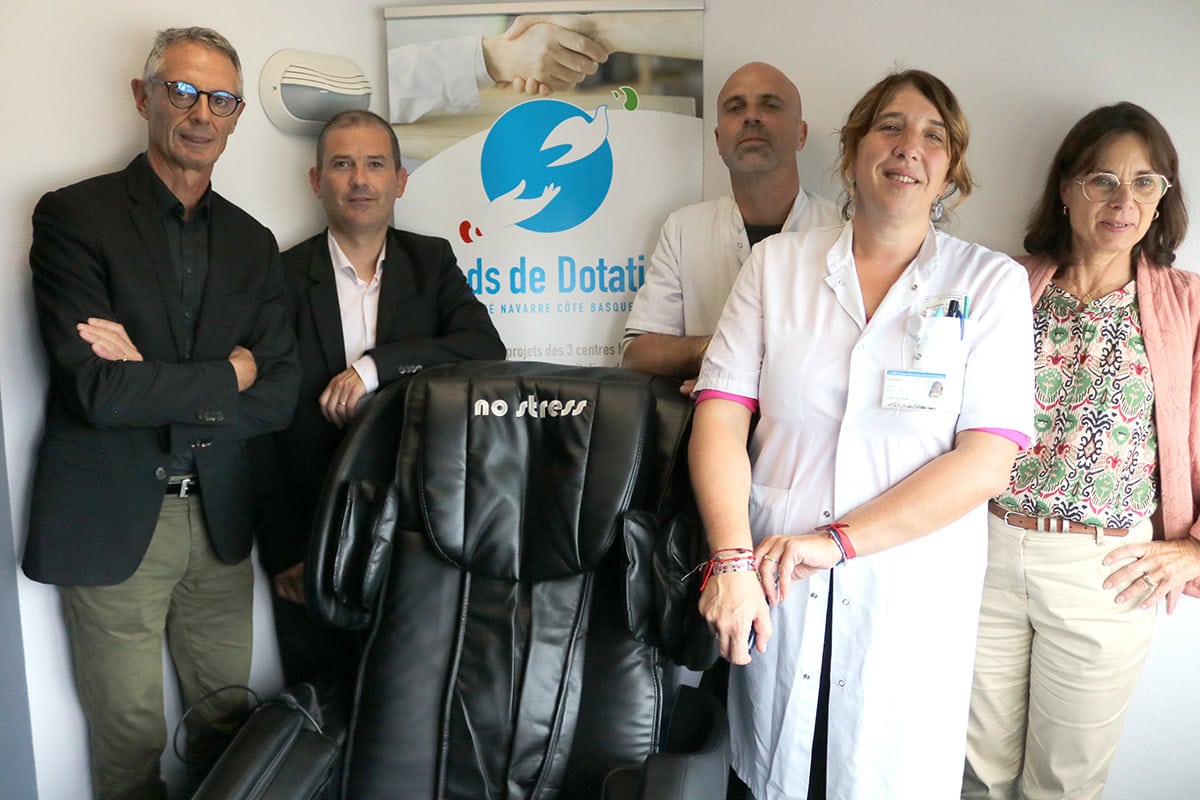 Un fauteuil de relaxation au SAMU64A / SMUR grâce au soutien de notre partenaire Banque Populaire/CASDEN/ACEF