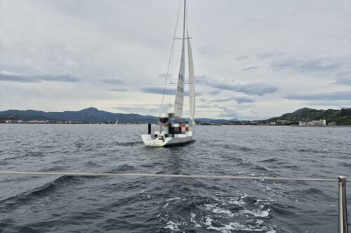Une belle initiation à la voile pour les enfants du CHCB grâce à la Table Ronde