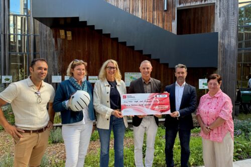 La Caisse d&rsquo;Epargne Aquitaine Poitou-Charentes soutient le projet de vélos électriques pour le personnel du CHCB